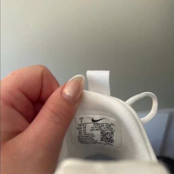 Nike White and Pink Athletic Shoes Modern Mesh Design - Nike Metcons - Picture 5 of 6